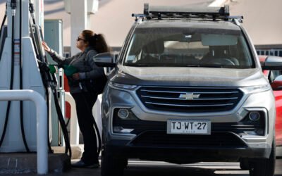 Entra en vigor en Chile un alza histórica de combustibles, junto a la primera ley de Kast