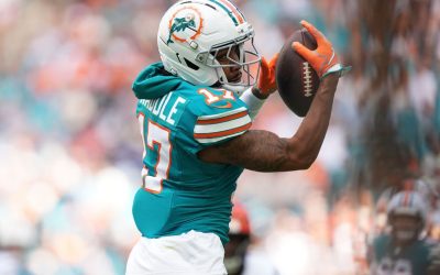 Broncos adquieren a Jaylen Waddle en canje con Dolphins