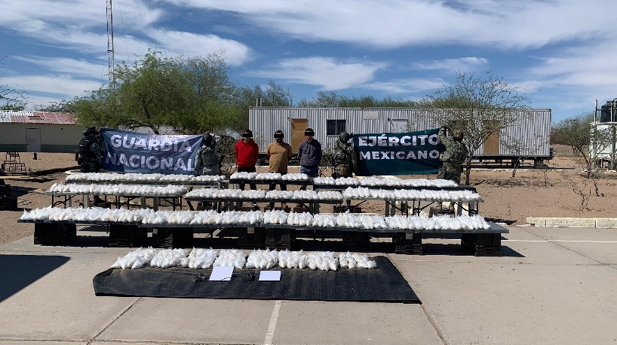 Ahora fue en Sonora donde la GN y Ejército detuvieron a 3 narcos con ¡490 kilos de droga sintética!
