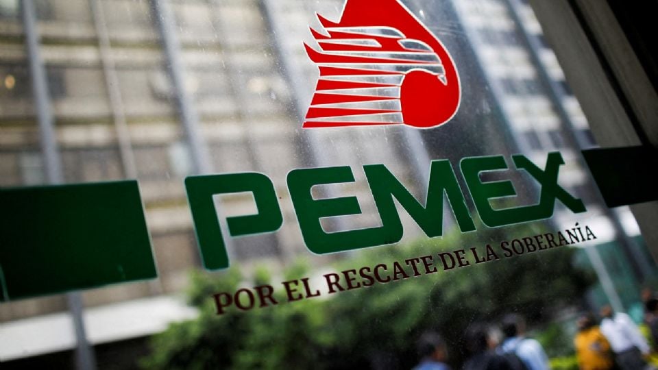 98 mil 55 personas verán recortadas las «pensiones doradas» que obtienen de Nafin, Banrural, Bancomext, Banobras, Pemex, CFE, LyFC.