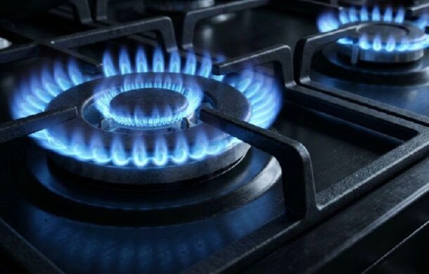 Qatar y Arabia Saudita suspenden producción de gas y cierran refinerías