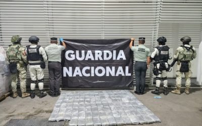 Aseguran GN y Ejército con droga a narco camión y al chofer en Ecuandure, MIch. 