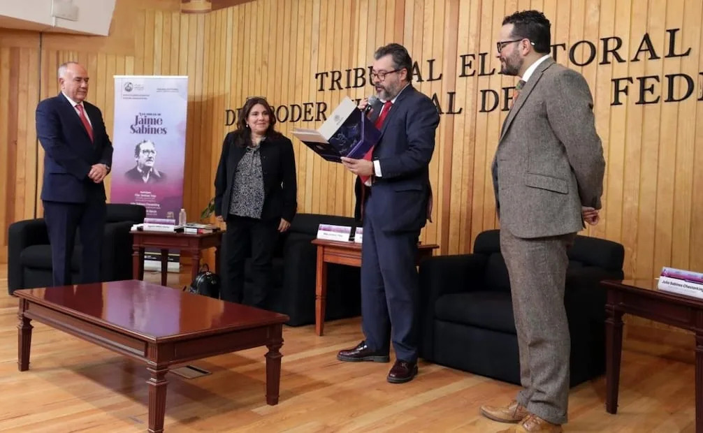 Tribunal Electoral realiza homenaje a Sabines por su centenario