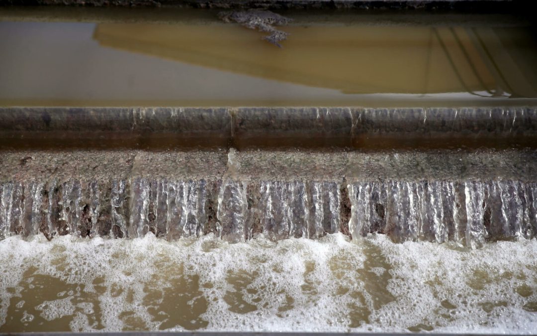 Agua potable bajo asedio: de víctima climática a arma de guerra