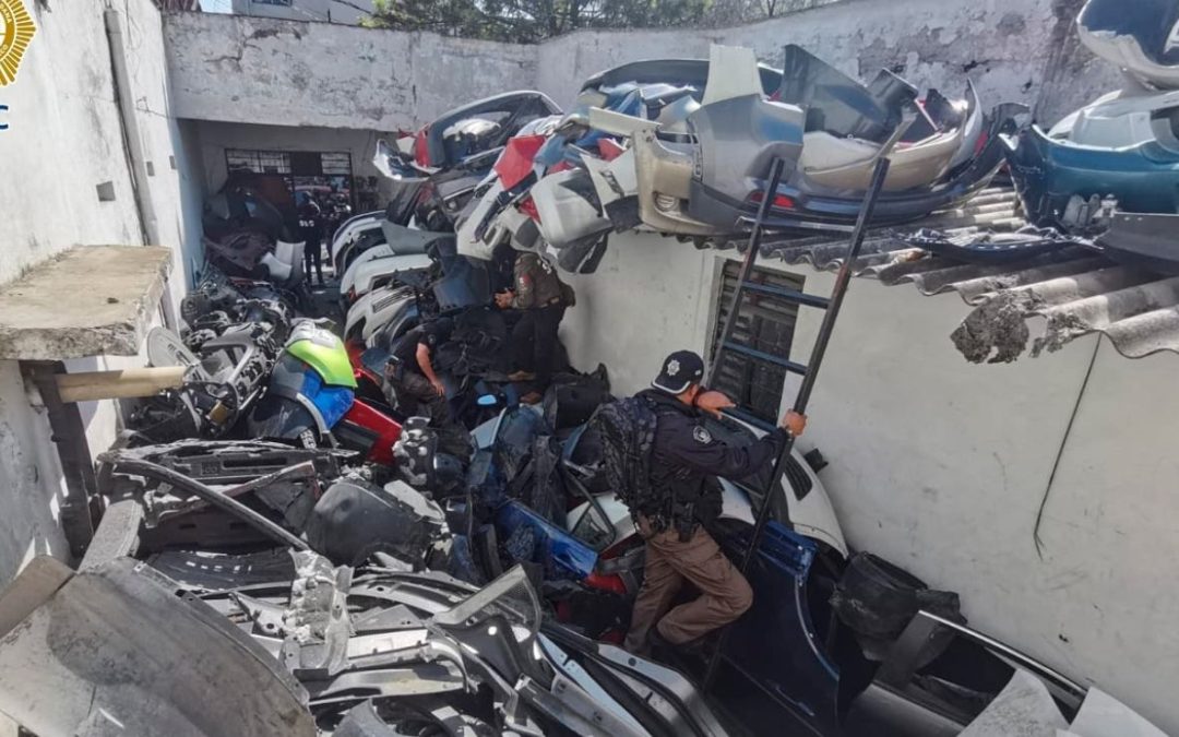 Aseguran 8 toneladas de autopartes y detienen a 5 hombres en CDMX