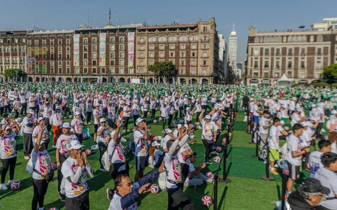 Consigue la CDMX récord Guinness de ‘La Clase de Futbol más Grande del Mundo’