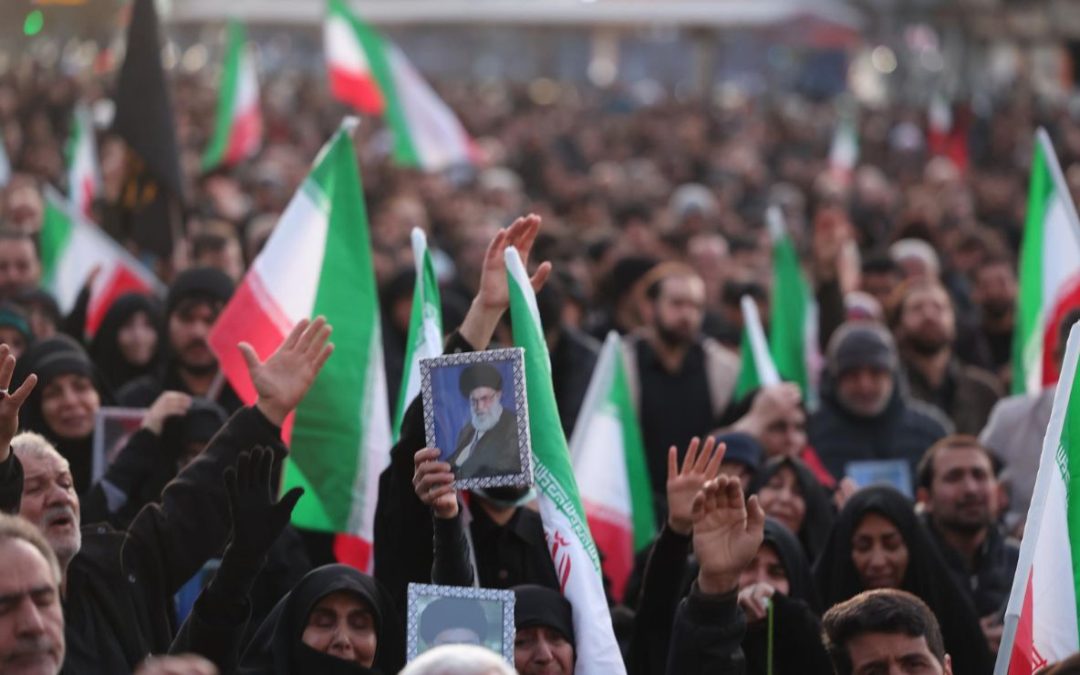 Reporte de inteligencia de EE.UU. considera “improbable” un cambio de régimen en Irán