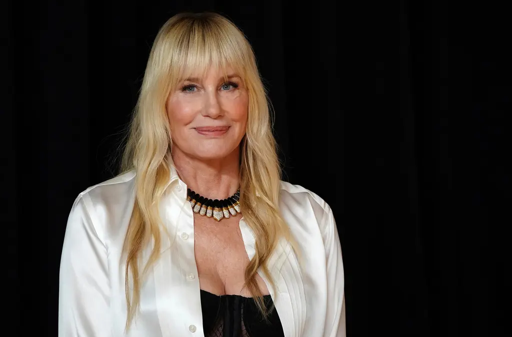 Daryl Hannah denuncia misoginia en serie sobre John F. Kennedy Jr