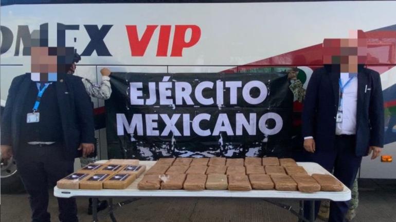 Aseguran en Sonora cocaína y goma de opio ocultas en autobús que se dirigía a EU