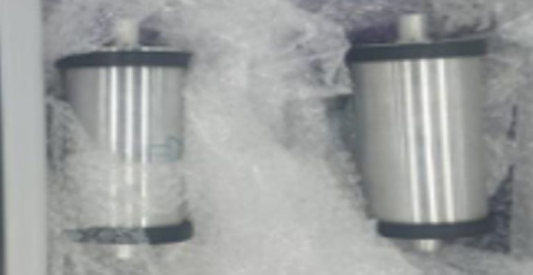 Aseguran 10 envases con mercurio en el AICM