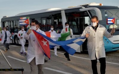 Gobierno de México seguirá contratando médicos cubanos