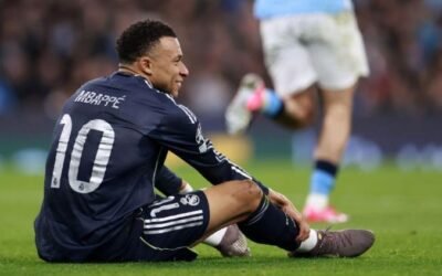 Despidieron a staff médico ¡por revisar la rodilla equivocada de Mbappé!
