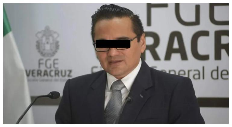 Procesan a exfiscal de Veracruz por corrupción