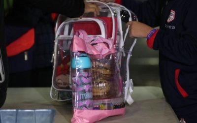 Gobierno capitalino analiza regreso de revisión de mochilas tras caso de alumno armado