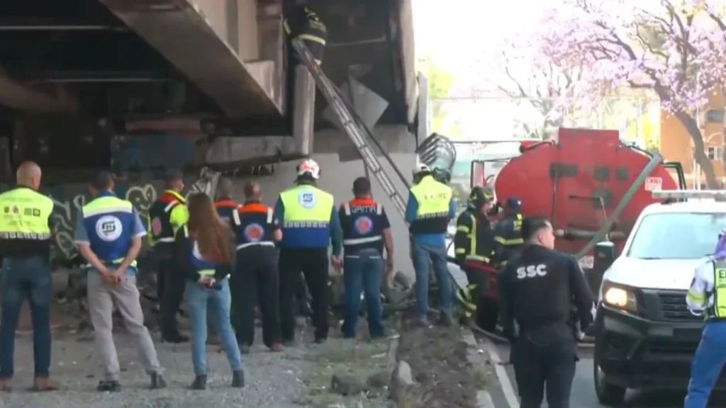 Se registra incendio en estructura de la Línea 4 del Metro