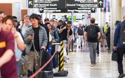 Agentes de ICE llegarán a aeropuertos el lunes