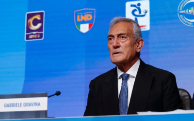Renuncia presidente del futbol italiano tras fracaso