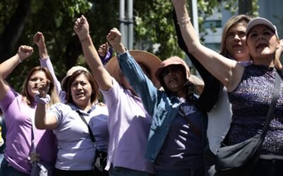 Denuncian feministas uso de recursos públicos en congreso de masculinidades