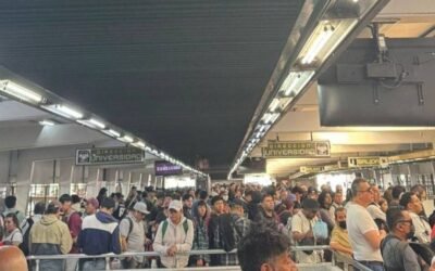 Caída en escaleras eléctricas del Metro Miguel Ángel de Quevedo deja 11 pasajeros lesionados