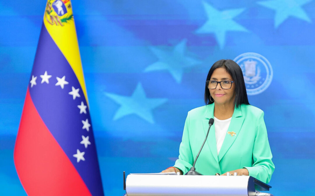 No prevé Venezuela un programa de endeudamiento tras regreso al FMI, dice Delcy Rodríguez