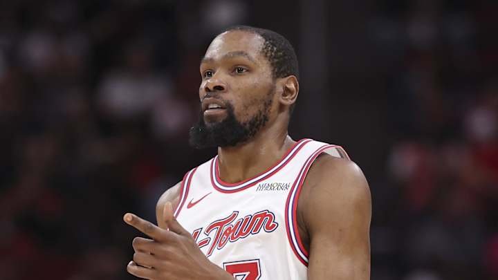 Kevin Durant se pierde juego 1 de playoffs por lesión
