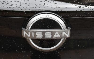 Difunde Profeco llamado de Nissan para revisar 421 vehículos por fallos en contrachapas