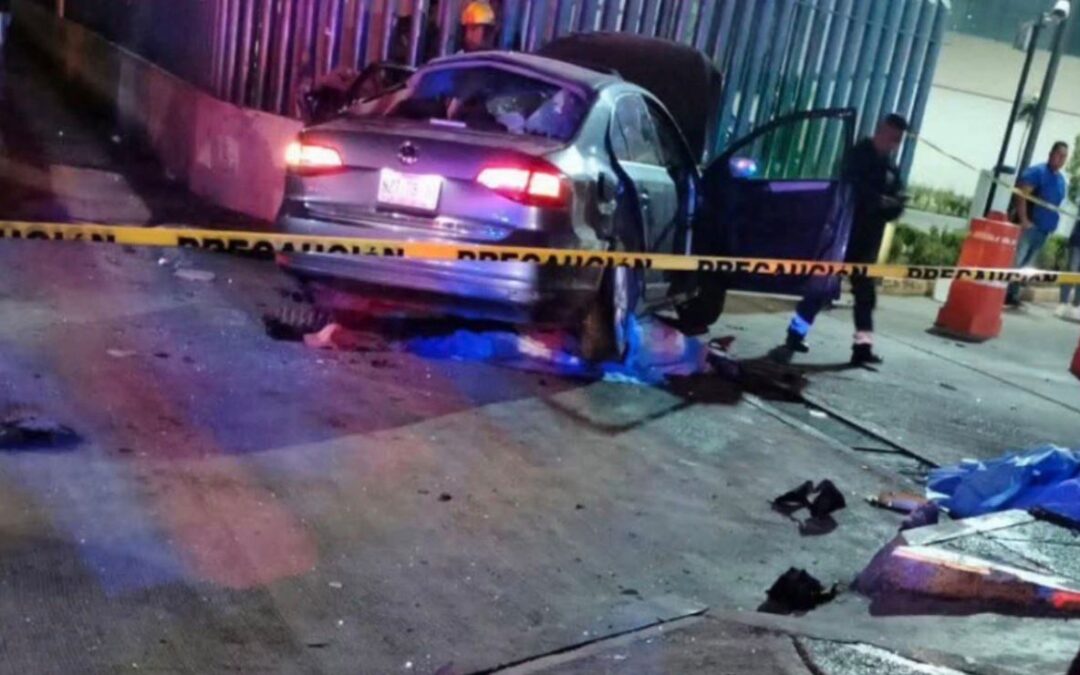 Cuatro muertos por choque y atropellamiento afuera de hospital del IMSS en Tecámac