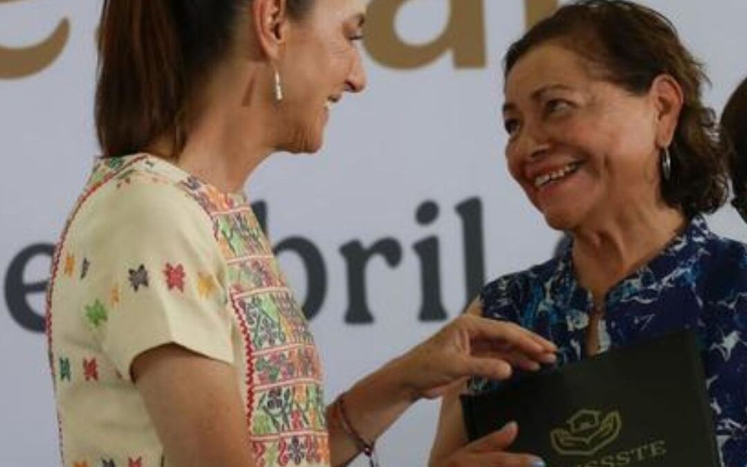 Sheinbaum condona créditos ‘impagables’ y entrega escrituras en Morelos