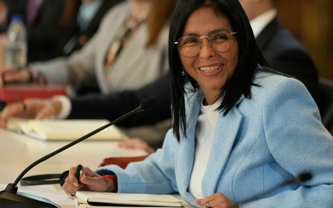 Delcy Rodríguez pide paciencia y anuncia aumento salarial para trabajadores