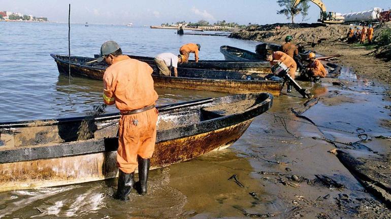 Anuncian apoyo de $15 mil para cada pescador afectado por derrame en el Golfo
