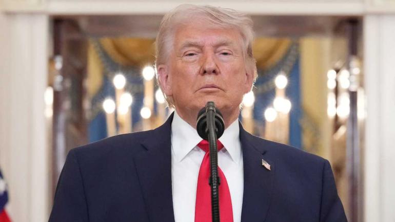 Firme Trump en desatar el infierno en  Irán si no abre el Estrecho de Ormuz este lunes 6.