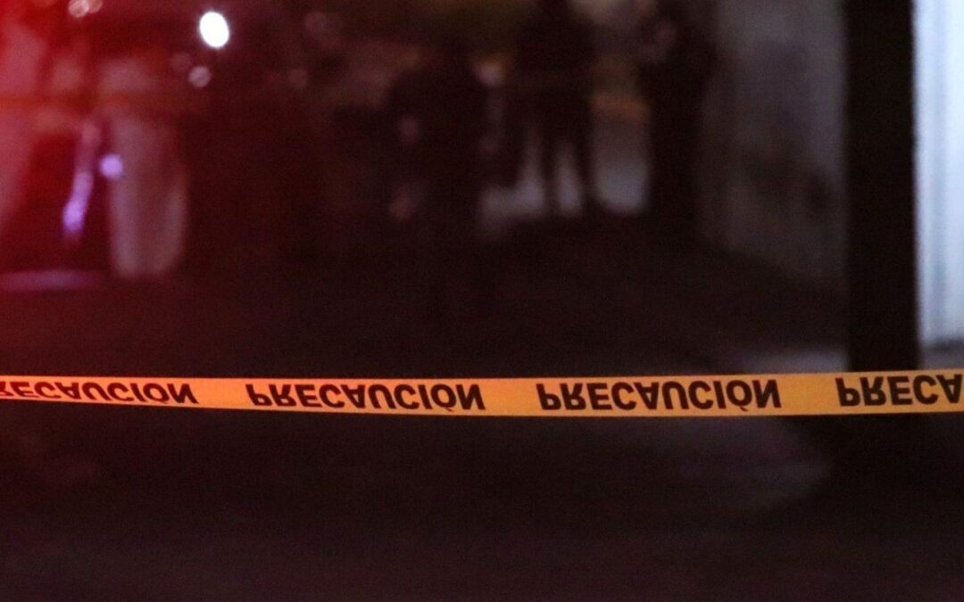 Hombre hiere con cuchillo a niño de 4 años en Santa Fe; vecinos lo someten y policías lo detienen