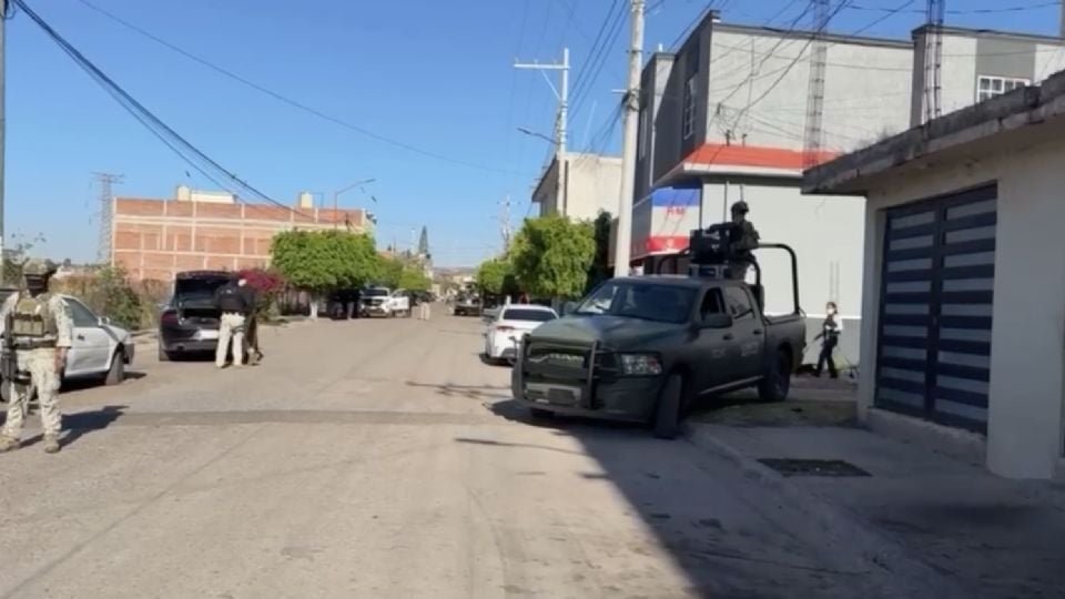 Detienen a ocho policías de Guanajuato acusados de trabajar para un grupo criminal