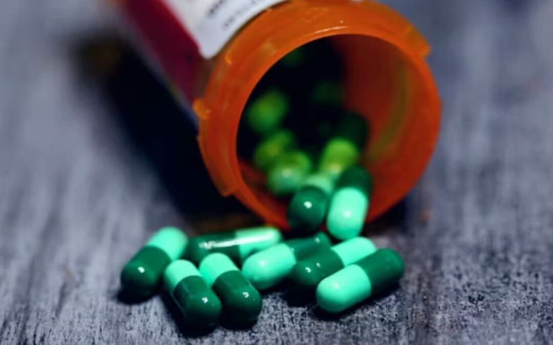 Bloquea la UIF a 9 personas y 14 empresas  presuntamente vinculadas al tráfico de drogas.