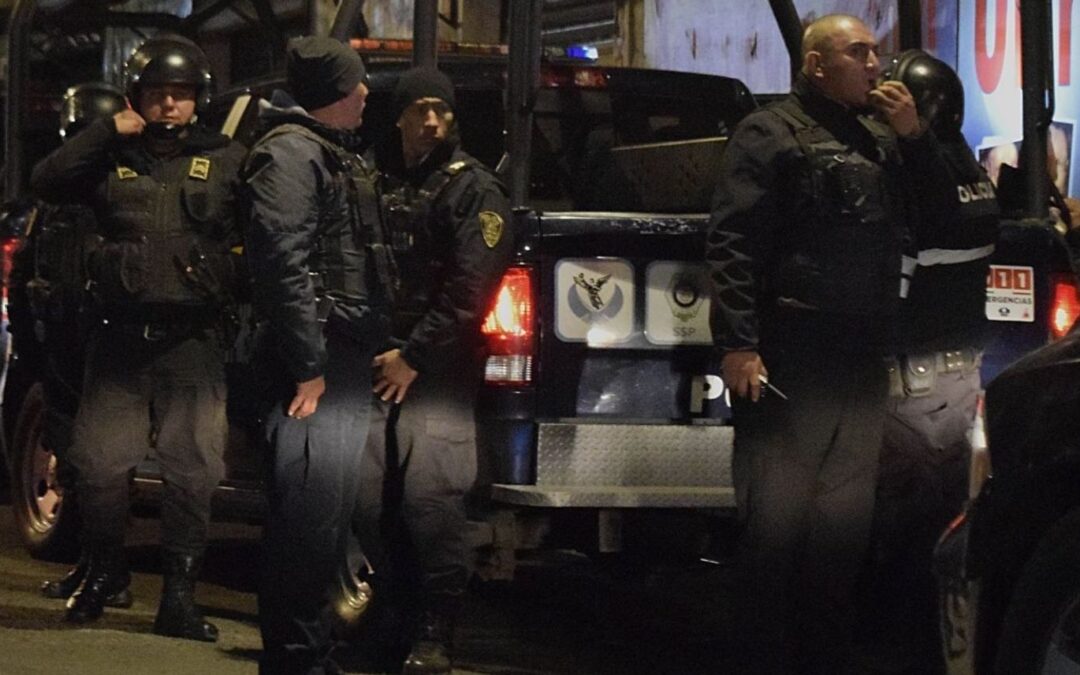 Policía evita linchamiento de un hombre acusado de abusar sexualmente de dos menores en Cuajimalpa