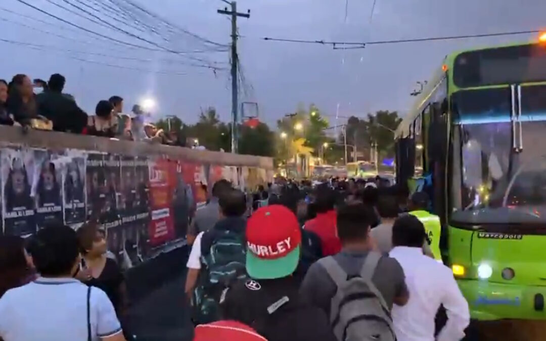 Línea 3 del Metro CDMX interrumpe servicio por falla eléctrica