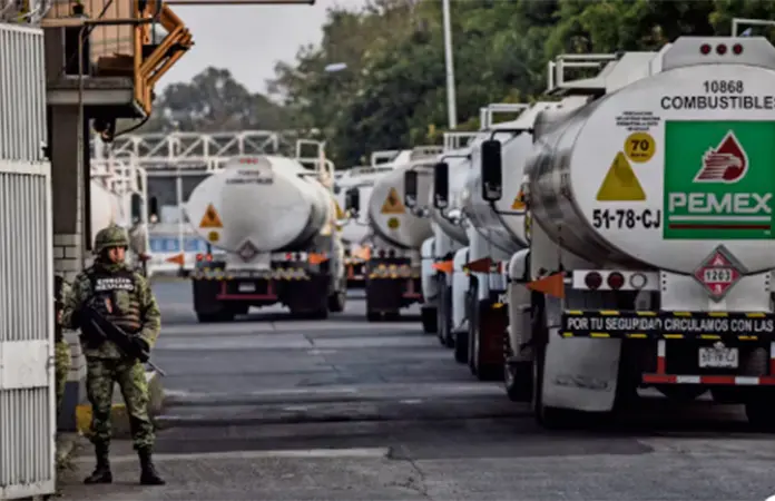 Gobierno y sector gasolinero acuerdan bajar precio del diésel