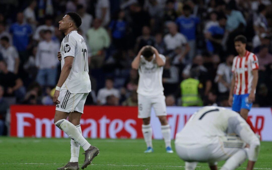 Real Madrid empata y deja camino libre al Barcelona en LaLiga