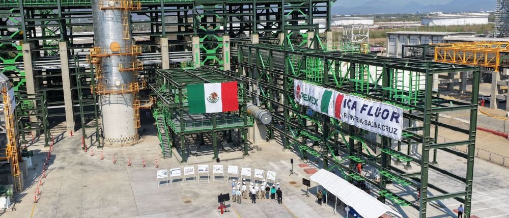 Pemex reporta pérdidas de casi 46 mil mdp en primer trimestre del año, pero mivel más bajo de deuda desde 2014