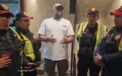 Rescatan a mujer que amenazaba con lanzarse de edificio en la Portales Norte