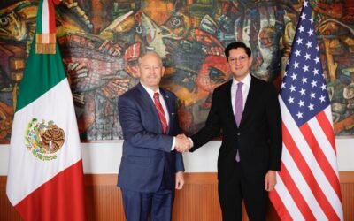 Recibe Roberto Velasco al Embajador de EE.UU., Ronald Johnson