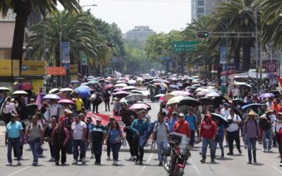 Maestros de la CNTE realizan bloqueos en la capital y toman aeropuerto de Oaxaca