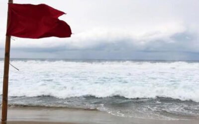 Rescatan a 90 personas varadas en el Golfo de México