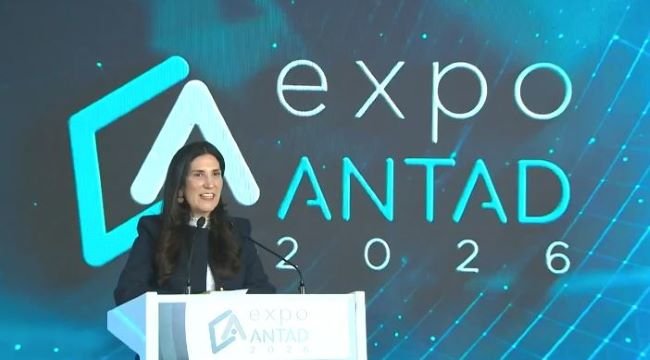 La certeza jurídica y la seguridad son los pilares fundamentales que sostienen la actividad económica: López Rabadán
