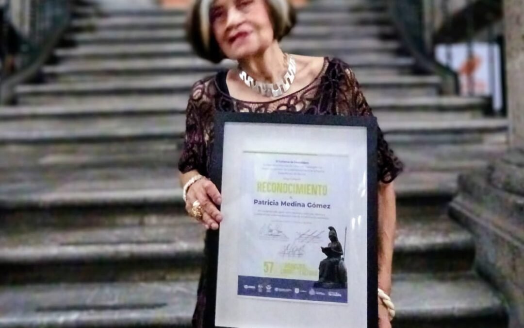 Merecido homenaje a la Poeta Patricia Medina.