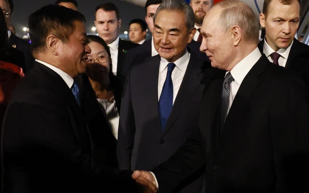 Llega Putin a China para reunirse con Xi pocos días después de Trump