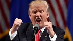 Trump va contra las remesas; endurece control financiero en EU
