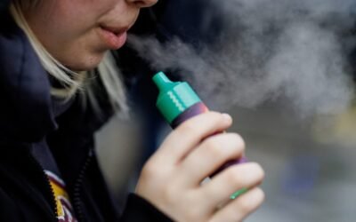 Prohibición del vapeo fortaleció el mercado negro en México, afirma ONG