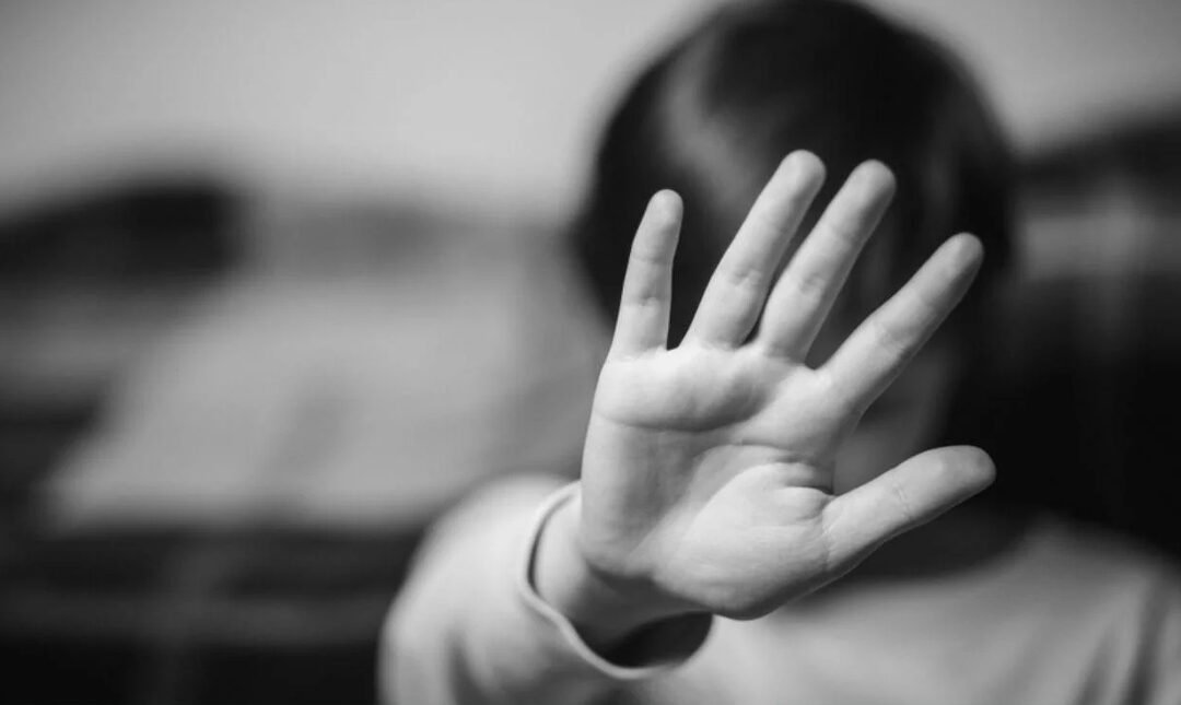 Presentan herramienta de IA para detectar riesgos de abuso sexual infantil