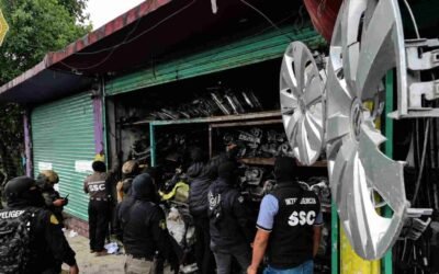 Aseguran 11 toneladas de autopartes en cateos contra robo de vehículos en Iztapalapa